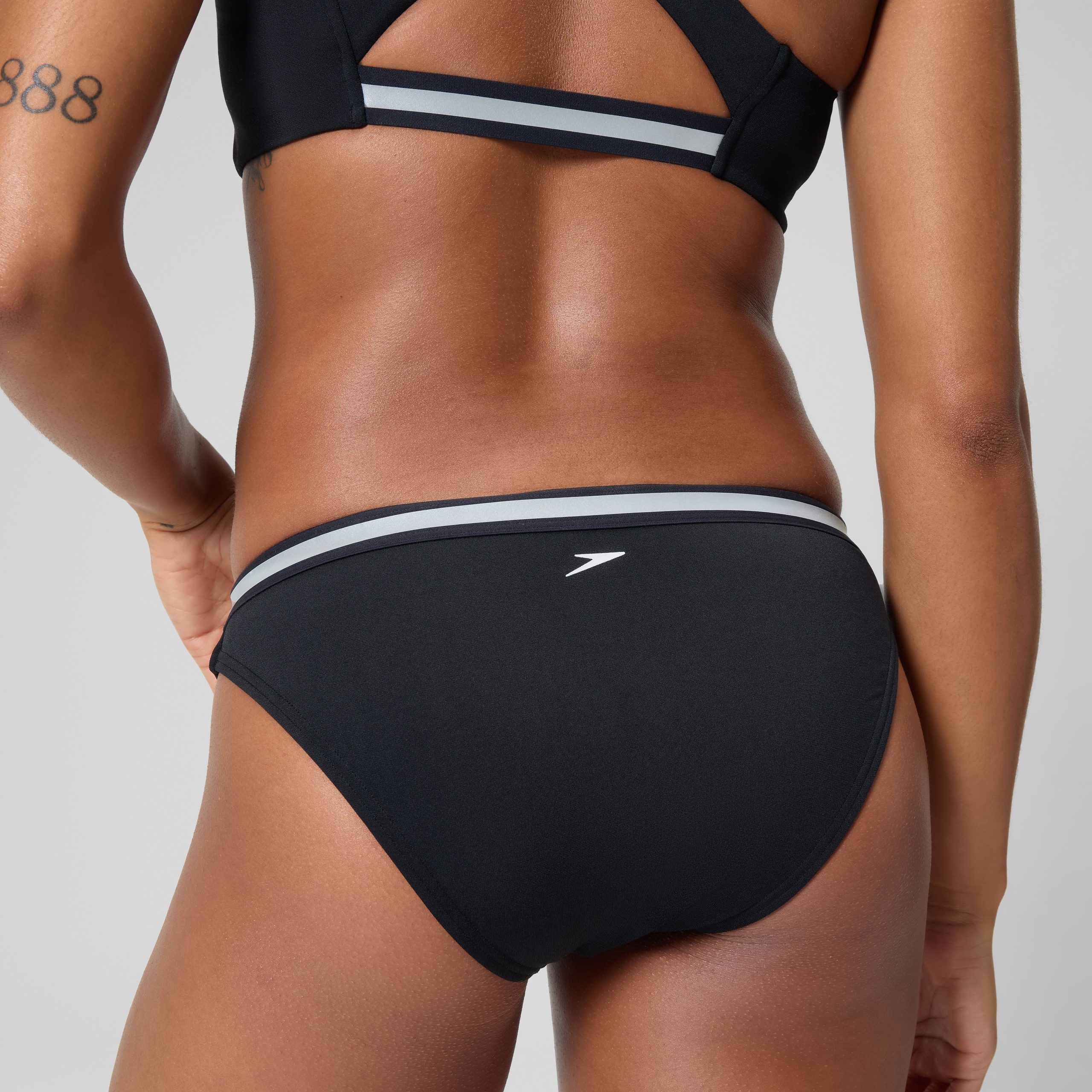 Women's Vanquisher Collection Two Piece Set Black/Grey - Image 10
