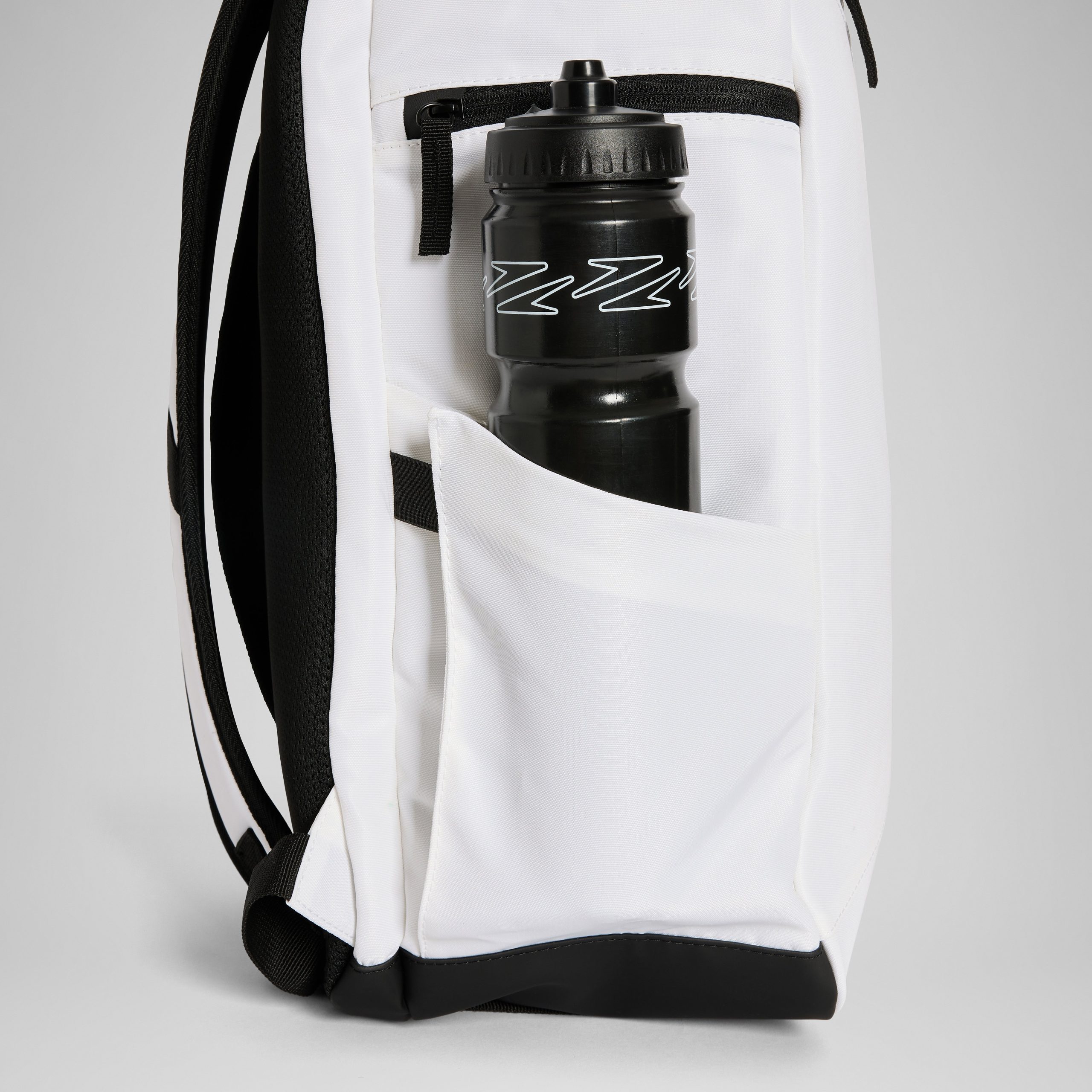 25L Flex Bag White/Black - Image 4